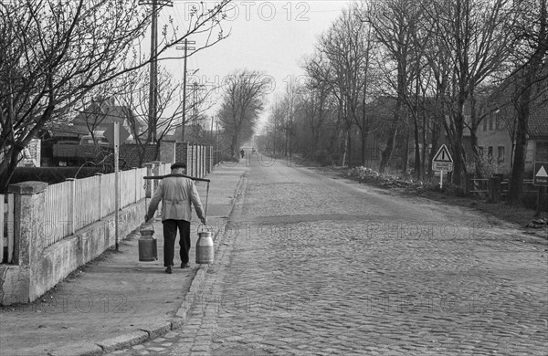 Milkman 1968 Bw