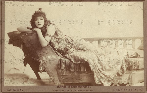 Harvard Theatre Collection   Sarah Bernhardt, Cleopatra, TC 2