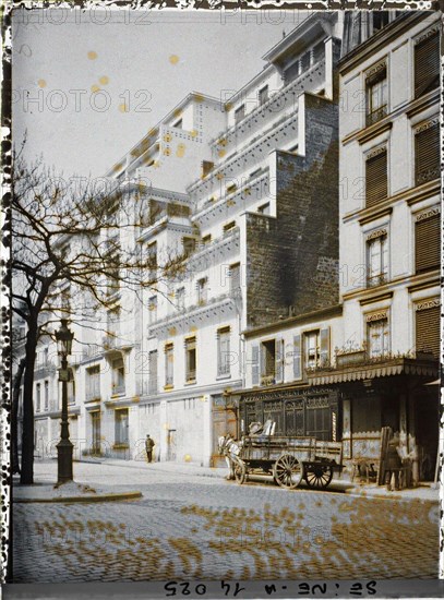 Paris (Life Arr.), France Buildings built by Henri Sauvage at 22 rue Vavin ,