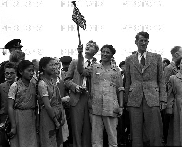 Sir Edmund P Hillary Conquers Mount Everest Jul 1953 Arrival home Sherpa Tenzing Mirrorpix