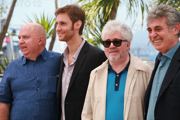 Cannes, France. 17th May, 2014. Agust’n Almod—var, Dami‡n Szifr—n, Pedro Almod—var and Hugo Sigman, at the photo call for the film Wild Tales (Relatos Salvajes) at the 67th Cannes Film Festival, Saturday 17th May 2014, Cannes, France. Credit:  Doreen Kennedy/Alamy Live News
