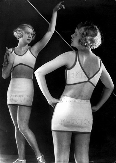Yva Fashion Photo Bathing Suit Modell Schenk c1930