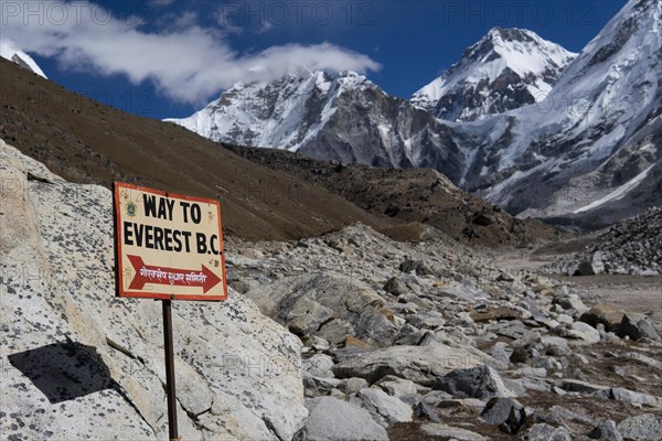 Way to the Mount Everest Basecamp