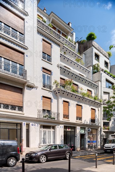 Stepped-terrace apartment building by architect Henri Sauvage (1873-1932) at 26, rue Vavin. It was constructed in 1912-1914.