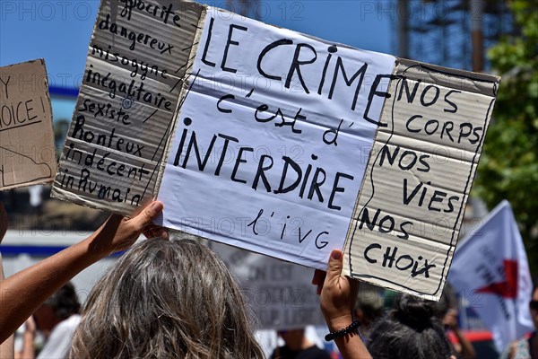 Marseille, France. 02nd July, 2022. A protester holds a placard during the demonstration. People gathered in front of the Porte d'Aix in Marseille to defend abortion rights. Credit: SOPA Images Limited/Alamy Live News