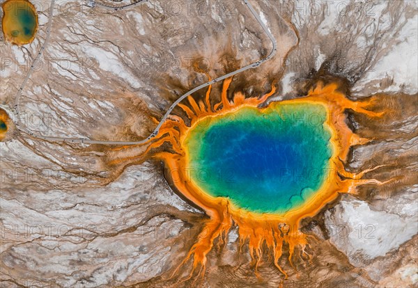 Grand Prismatic Spring, Midway Geyser Basin, Yellowstone National Park, Wyoming, USA