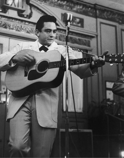 WALK THE LINE USA 2005 James Mangold The Original JOHNNY CASH (original image) Regie: James Mangold