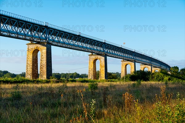 Pont de Fer, bridge over the Dordogne river at Saint André de Cubzac. Aquitaine Region, Gironde Department. France Europe