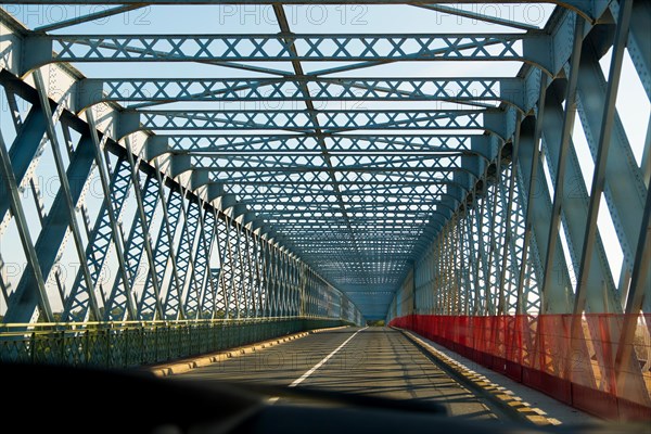 Pont de Fer, bridge over the Dordogne river at Saint André de Cubzac. Aquitaine Region, Gironde Department. France Europe