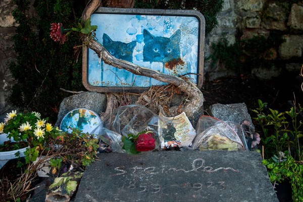 The Grave of Théophile Steinlen (artist) in Cimetière Saint-Vincent in Montmartre, Paris.