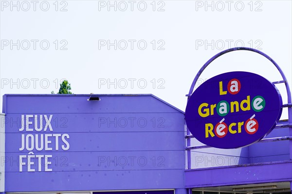 Bordeaux , Aquitaine / France - 08 10 2020 : la grande recree logo text and sign of shop French company specializing in toys retail store