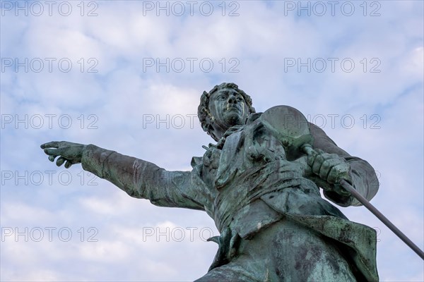 france,brittany,ille et vilaine,saint malo,statue of privateer captain robert surcouf