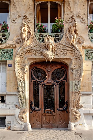 Door entrance of the Lavirotte Building, an apartment building in the 7th arr. of Paris, France, designed by Jules Lavirotte, sample of Art-Nouveau.