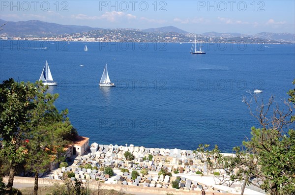 Panoramic view of seafront of St Tropez Côte D'Azur Saint San S Cote D Azur Southern France Europe