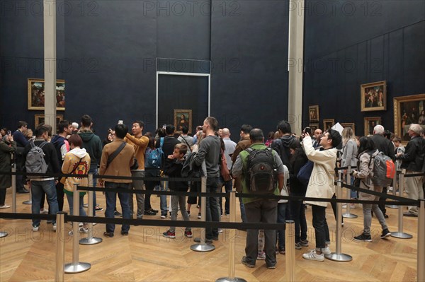 MONA LISA WAS REINSTALLED IN HER GALLERY IN LOUVRE MUSEUM