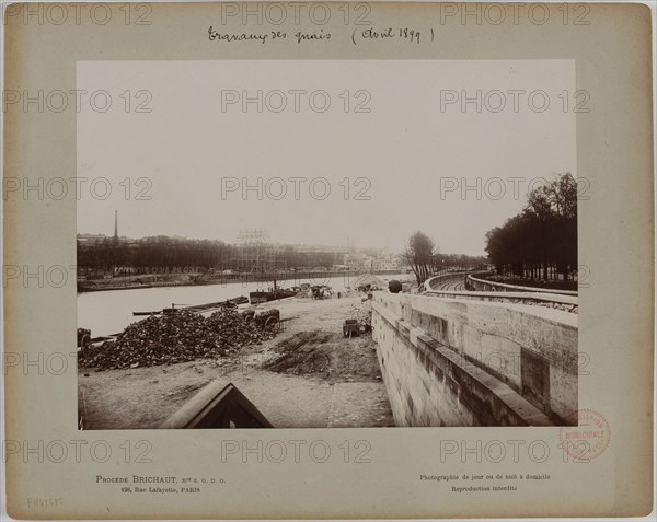 docks Works (April 1899). Work on the Seine for the 1900 Universal Exhibition. Travaux sur les quais de Seine pour l'Exposition Universelle de 1900. Tirage gélatino-argentique, 1899. Paris, musée Carnavalet.