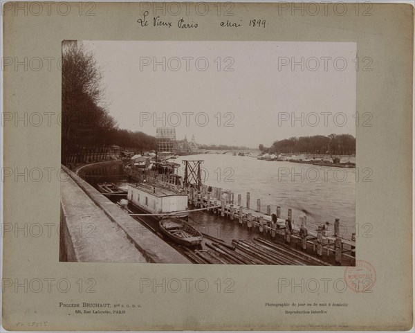 Old Paris in May 1899. View of the construction of the pavilions of the 1900 Universal Exhibition, Paris Vue de la construction des pavillons de l'Exposition universelle de 1900. Paris, mai 1899. Photographie d'Albert Brichaut. Tirage au gélatino-chlorure d'argent, 1899. Paris, musée Carnavalet.