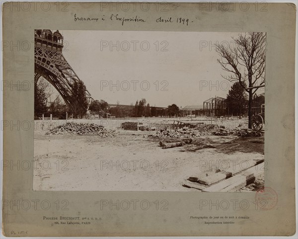 Works Exhibition in April 1899. Works around the Eiffel Tower for the Universal Exhibition in 1900, 7th arrondissement, Paris Travaux autour de la tour Eiffel pour l'Exposition universelle de 1900. Paris (VIIème arr.), avril 1899. Photographie d'Albert Brichaut. Tirage au gélatino-chlorure d'argent, 1899. Paris, musée Carnavalet.