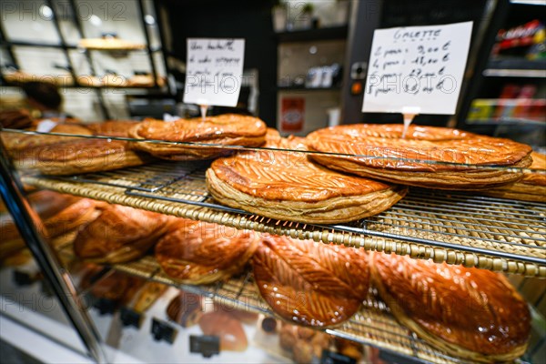 Illustration picture shows king cake or epiphany cake ("galette des rois") in a bakery in Levallois-Perret near Paris, France on January 6, 2023. Photo by Victor Joly/ABACAPRESS.COM