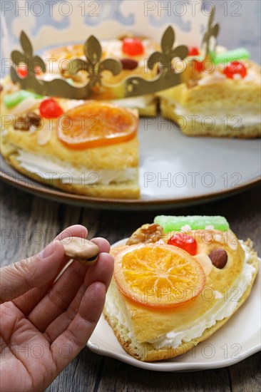 Roscón de reyes, Spanish King’s cake
getting a bean from a king cake.