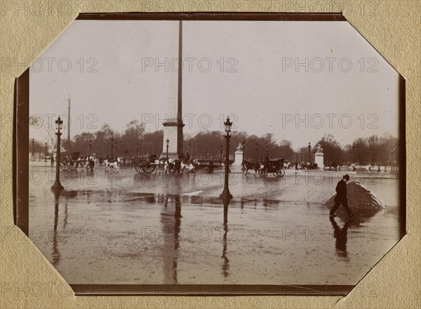 Anonymous. Album of the 1900 Universal Exhibition. Place de la Concorde under the snow. 1900. Museum of Fine Arts of the City of Paris, Petit Palais. Year 1900, Belle Epoque, universal exhibition 1900