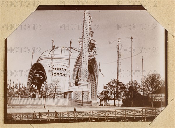 Anonymous. Album of the 1900 Universal Exhibition. Monumental door. 1900. Museum of Fine Arts of the City of Paris, Petit Palais. Year 1900, Belle Epoque, universal exhibition 1900