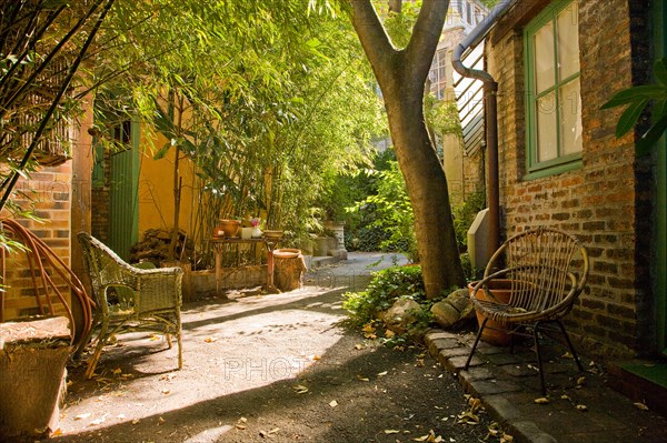 LA RUCHE, DANTZIG PASSAGE, PARIS