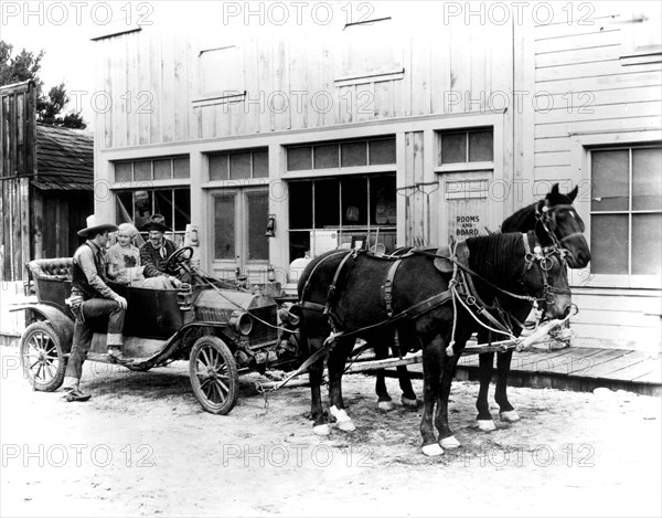 RAINBOW VALLEY (1935) JOHN WAYNE, LUCILLE BROWN, GEORGE HAYES RVLY 002P