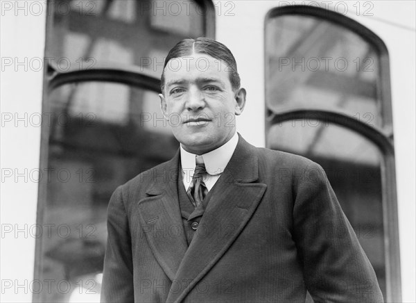 Vintage photo circa 1910s of British Antarctic explorer Sir Ernest Henry Shackleton (1874 - 1922).