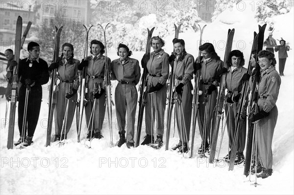 Jan. 31, 1948 - St. Moritz, Switzerland - The United States women's ski team, wearing for their first time light grey Olympic suits during the 1948 St. Moritz Winter Olympics. (Credit Image: © KEYSTONE Pictures USA/ZUMAPRESS.com)