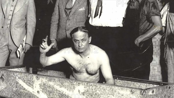 Harry Houdini (March 24, 1874 Ð October 31, 1926) was a Hungarian-born American illusionist and stunt performer, known for his sensational escape acts