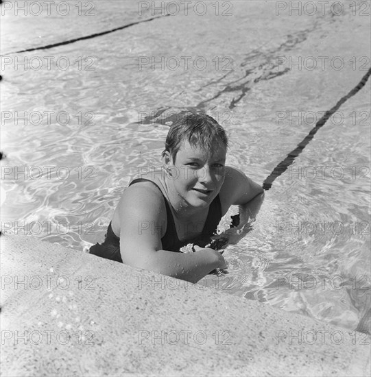 Cocky Gastelaars at the Olympic Swimming Stadium of Rome Date: August 22, 1960 Keywords: sport, swimming Person name: Gastelaars, Cocky