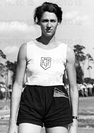 1935 , GERMANY : The jewish long jump champion german GRETEL BERGMANN LAMBERT ( born in Laupheim, 12 april 1914  ), rejcteted to 1936 Berlin Olympic G