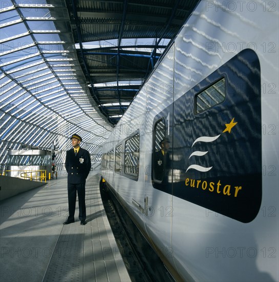 CHANNEL TUNNEL TERMINUS EUROSTAR AT WATERLOO 1994