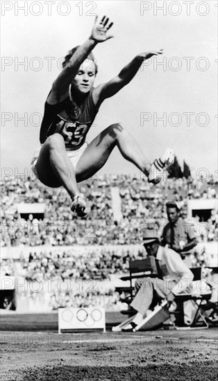 Sept. 1, 1960 - Rome, Italy - Russian athlete VERA KREPKINA, born April 16, 1933, beat the world and olympic record with a jump of 20 ft. 10 3/4 ins. to win the final of the women's long jump event during the olympics in Rome. (Credit Image: © KEYSTONE Pictures USA/ZUMAPRESS.com)