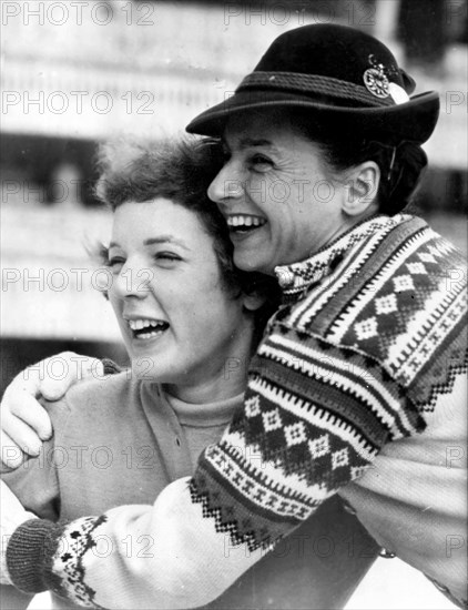 Jan. 31, 1956 - Cortina d'Ampezzo, Italy - American skater TENLEY ALBRIGHT from the United States won figure ice skating compulsory figurey. Second place was taken by Heiss from the U.S. as well and third place by Wendl from Austria. The picture shows Albright with her trainer MARABEL VINSON after the competition during the Olympic Winter Games in Italy. (Credit Image: © KEYSTONE P