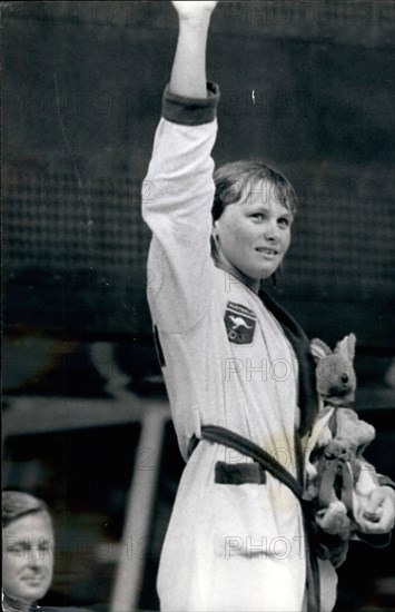 Aug. 31, 1972 - August 31st 1972 Olympic Games in Munich. Photo Shows: Shane Gould of Australia, on the rostrum after winning the Women's 200 Metres Individual Medley Final at the Munich Olympic Games, in a world record time of 2 minutes 23.07 sec.