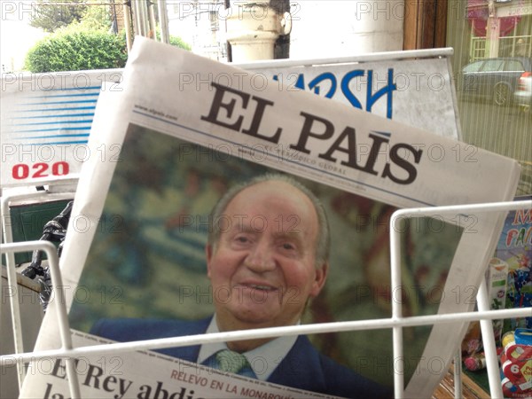 London UK. 3rd June 2014. Spanish newspaper El Pais  with a front page showing King Juan Carlos of Spain who has renounced the throne after 39 years and will be succeeded by his son Prince Felipe of Spain Credit:  amer ghazzal/Alamy Live News