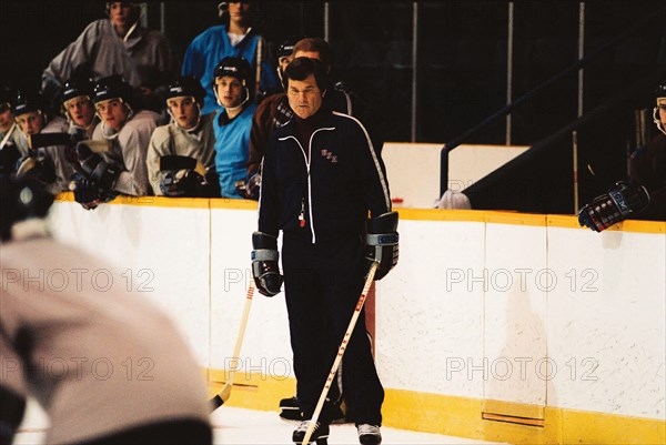 THE MIRACLE / The Miracle USA 2004 / Gavin O'Connor Herb Brooks (KURT RUSSELL) Regie: Gavin O'Connor aka. The Miracle