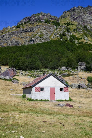 Hiking the GR10 Traverse of the Pyrenees