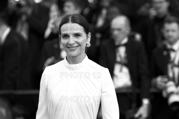Cannes, France. 26th May, 2023. Cannes, France 24. May 2023; Juliette Binoche, attends the "La Passion De Dodin Bouffant" red carpet during the 76th annual Cannes film festival at Palais des Festivals on May 24, 2023 in Cannes, France., picture and copyright Thierry CARPICO/ATP images (CARPICO Thierry/ATP/SPP) Credit: SPP Sport Press Photo. /Alamy Live News