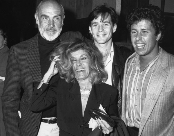 Photo Archive, Italy. 31st Oct, 2020. ** SPECIAL FEE ** ** SPECIAL FEE ** SEAN CONNERY AND HIS SON (LONDON - 1986-10-01, TOM WARGACKI) ps the photo can be used in accordance with the context in which it was taken, and without defamatory intent of the decorum of the people represented (PHOTO ARCHIVE - 2020-10-31, TOM WARGACKI) p.s. la foto e' utilizzabile nel rispetto del contesto in cui e' stata scattata, e senza intento diffamatorio del decoro delle persone rappresentate Credit: Independent Photo Agency/Alamy Live News
