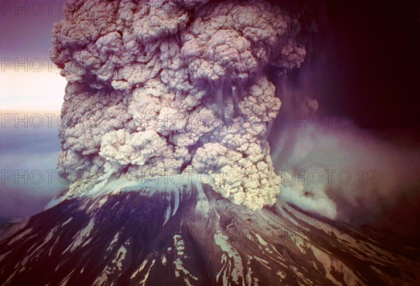 Eruption of Mt St Helens 18 May 1980, Gifford Pinchot National Forest An optimised / enhanced version of a USDA Forest Service photo. Credit USDA