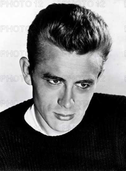 JAMES DEAN 1955 Portrait publicity for Warner Bros.