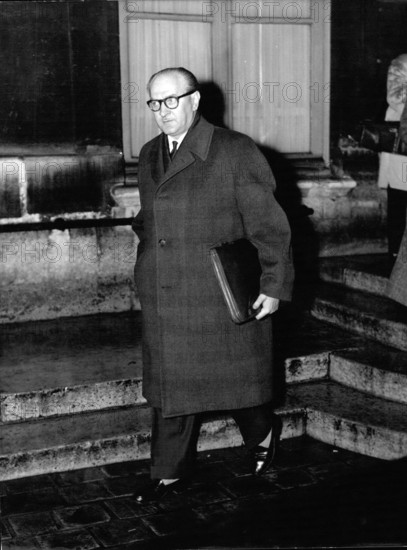 Dec. 21, 1973 - M. Guy Mollet Might Resign to Show His Disagreement with the Government Economical Politic. OPS: M. Guy Mollet, Minister of State, leaving the Hotel Matignon after the special cabinet meeting on Financial problems convened yesterday by Premier Charles De Gaulle. (Credit Image: © Keystone Pictures USA/ZUMAPRESS.com)