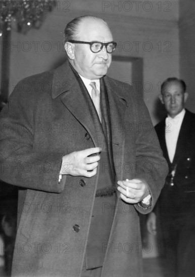 Dec. 21, 1973 - De Gaulle Cosults Political Leaders on Ceferendum : The main French Political Leaders were received at the Elysee Palace Today for a Consultation with de Gaulle on the Forthcoming Refrerendum. OPS: Socialist Leader Guy Mollet Leaving The Elysee after Consultation. (Credit Image: © Keystone Pictures USA/ZUMAPRESS.com)