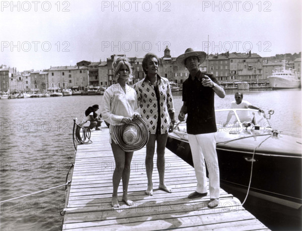 ROY BOULTING (DIR) PORTRAIT ON SET THERE'S A GIRL IN MY SOUP (1970) WITH GOLDIE HAWN, PETER SELLERS RYBO 001P