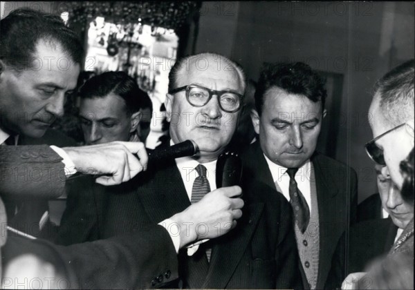 1967 - French Cabinet Crisis:Guy Mollet to Form New Goverment - Guy Mollet Leaving The Elysee Palace After Being Entrusted By President After with the Task of Forming the New Cabinet. © Keystone Pictures USA/ZUMAPRESS.com/Alamy Live News