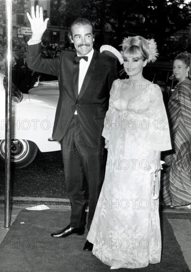 Sean Connery and his wife Diane Cilento, June1967. File Reference #1025 007THA © JRC /The Hollywood Archive - All Rights Reserved.