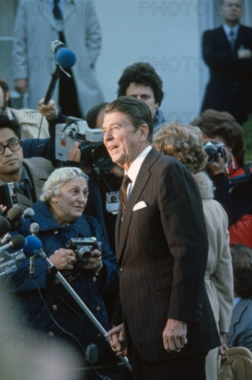 November 20, 1980, Washington, District of Columbia, USA: United States President-elect Ronald Reagan speaks to reporters outside the White House in Washington, DC after meeting US President Jimmy Carter in the Oval Office for 85 minutes, on Thursday, November 20, 1980 (Credit Image: © Arnie Sachs - Cnp/CNP via ZUMA Wire)